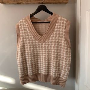 Neutral Sweater Vest PTP 23 1/2 Inches